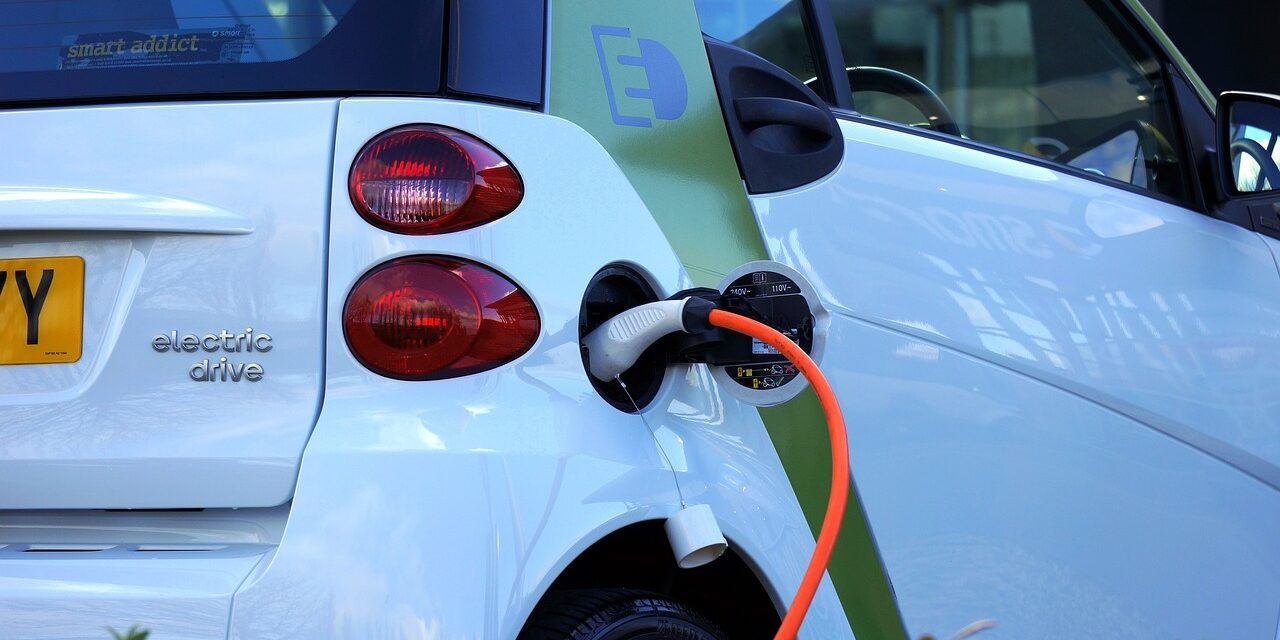 Crece mercado de autos eléctricos, pero el gran desafío es el litio