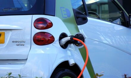 Crece  mercado de autos eléctricos; el litio es el gran desafío