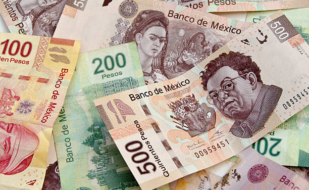 Pese a desinflación, Banxico congela tasa de referencia