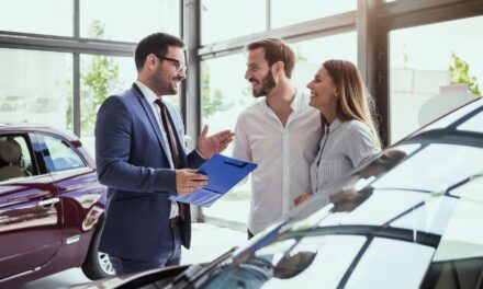 56 de cada 100 coches vendidos son con créditos