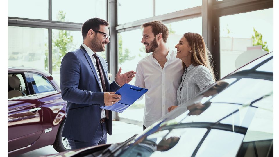 56 de cada 100 coches vendidos son con créditos