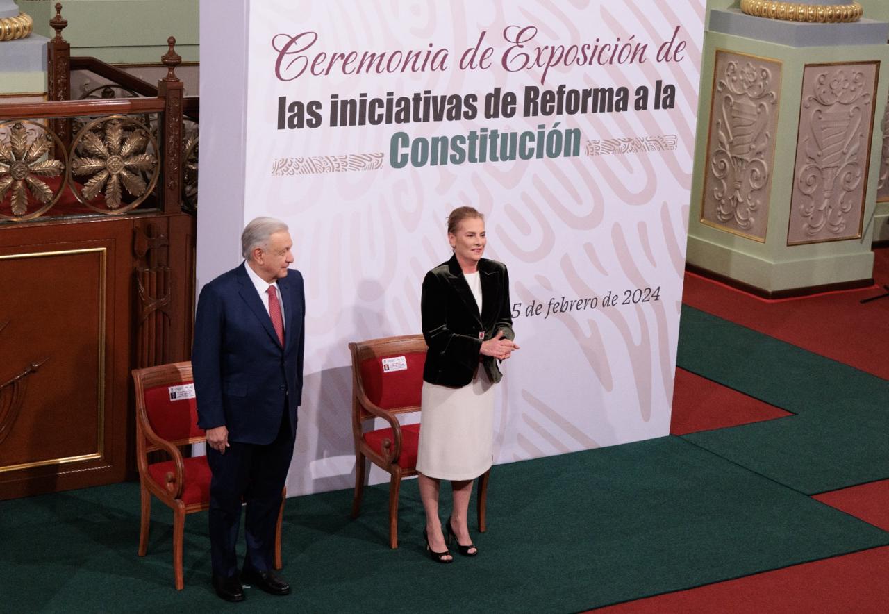 AMLO presenta 20 iniciativas de reforma constitucional - Más que Dinero