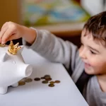 3 juegos para enseñar sobre dinero a los niños