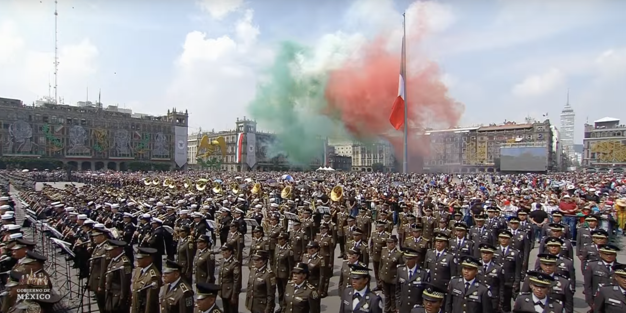 México celebra 214 años de Independencia con colorido desfile militar