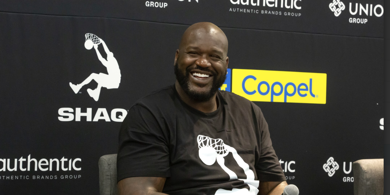 Shaquille O’Neal presenta sus tenis The Devastator en Coppel