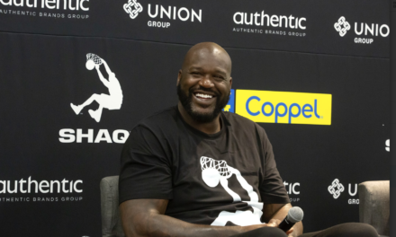 Shaquille O’Neal presenta sus tenis The Devastator en Coppel