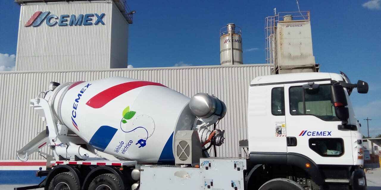 Cemex vende activos de tres países para impulsar negocio en EU