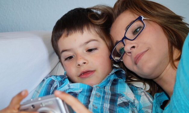 Mamá, la columna vertebral de las finanzas de una familia