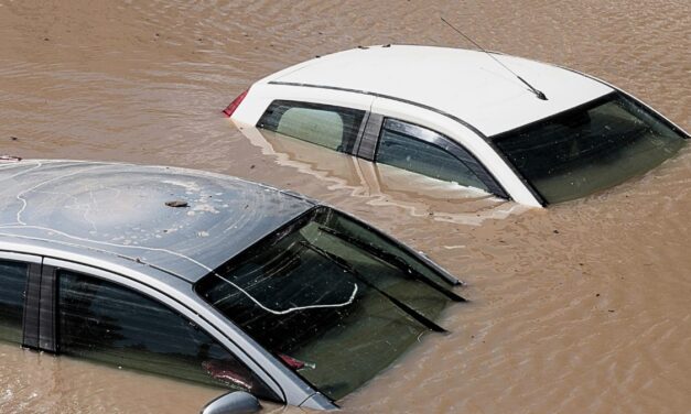¿Tu auto se inundó o padeció los estragos de las lluvias? Sigue estos consejos