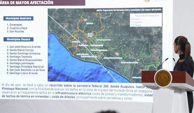 Presidenta evalúa daños por huracán Erick en Oaxaca