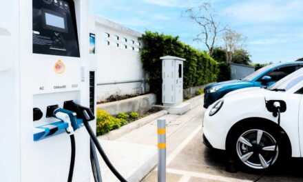 Venta de autos eléctricos crece 40% en el primer semestre