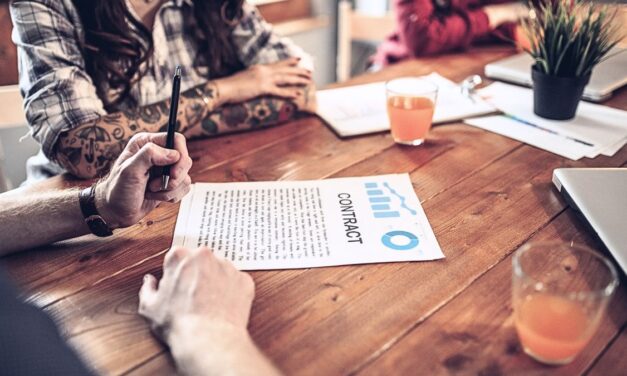 Tener tatuajes ya no influye a la hora de conseguir empleo