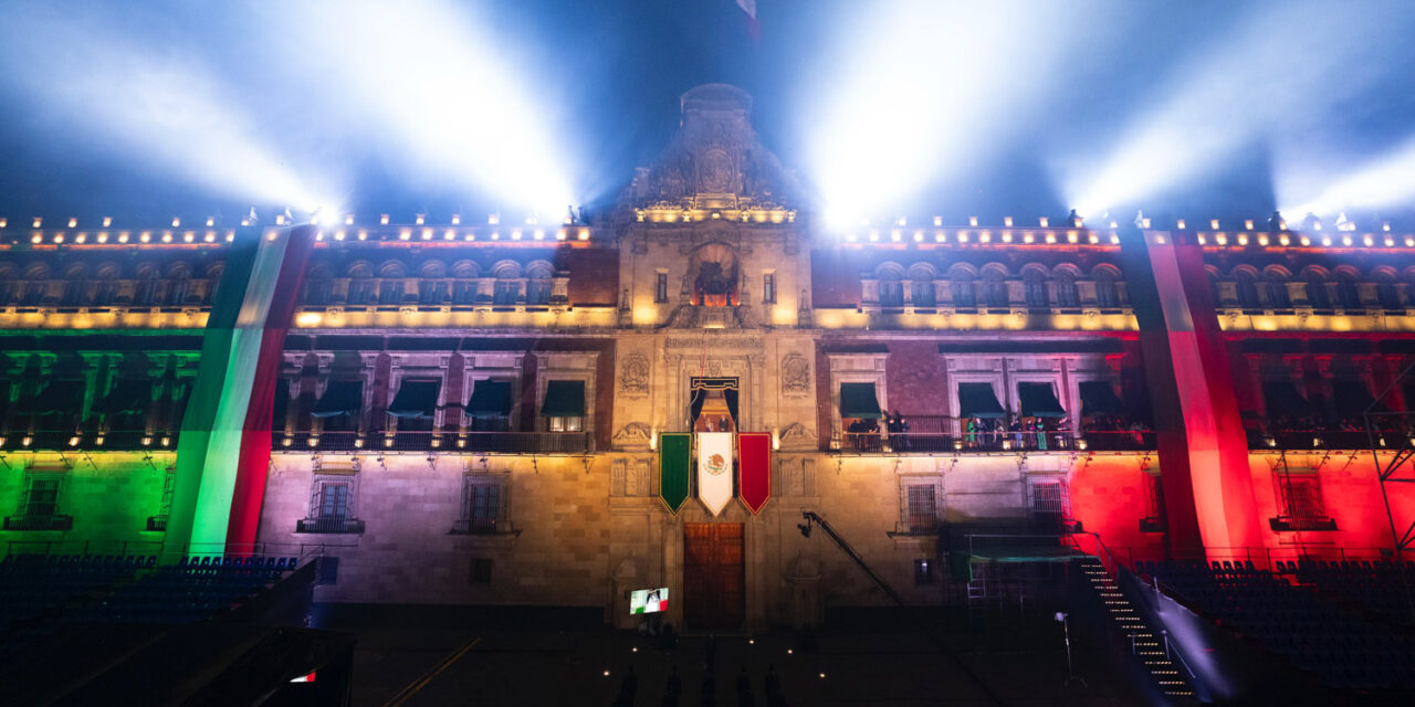 Sheinbaum reconoce a las mujeres en ceremonia de Independencia