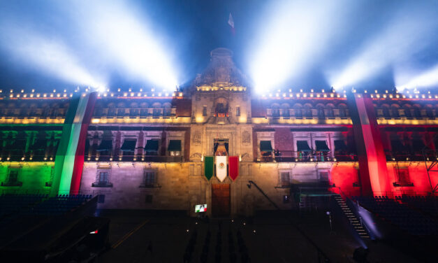 Sheinbaum reconoce a las mujeres en ceremonia de Independencia