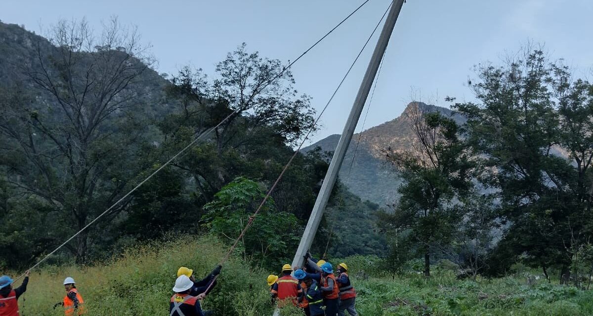 CFE restablece 95.4% la luz en comunidades afectadas por lluvias