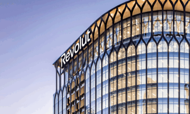 Revolut recibe luz verde para operar como banco