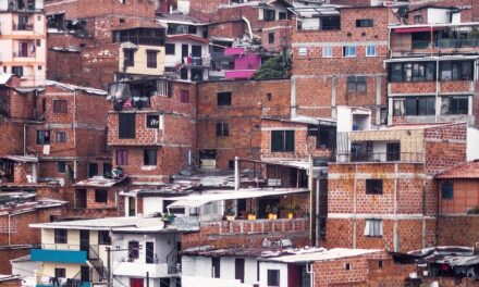 Falta de educación financiera condena a la pobreza