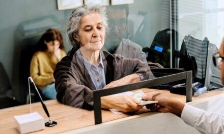 Banco del Bienestar sólo capta recursos, pero no se compara con la banca comercial