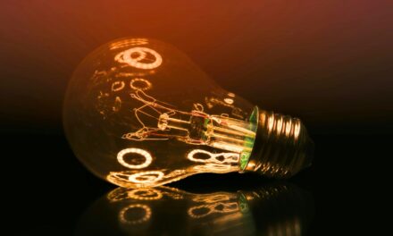 Encienden con energía no renovable hoteles, plazas comerciales y parques industriales