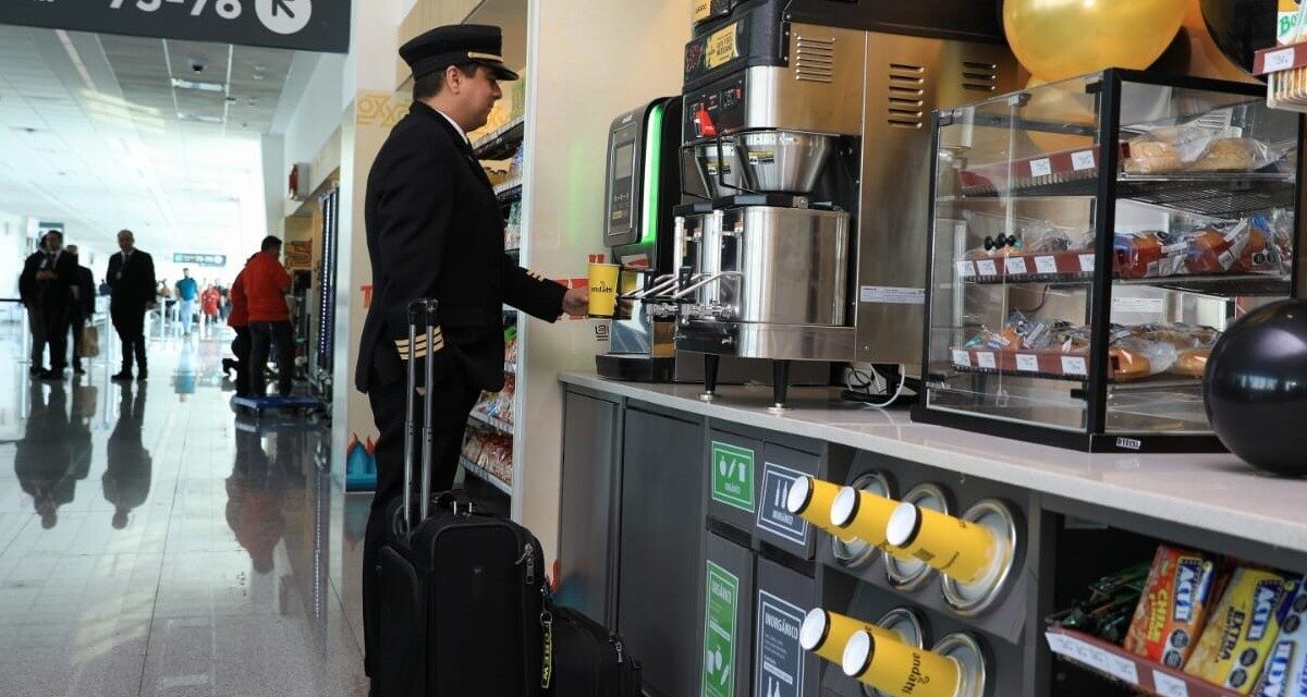 Oxxo aterriza en la Terminal 2 del AICM
