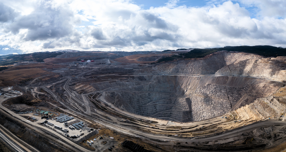 Larrea busca cobre y molibdeno en Baja California