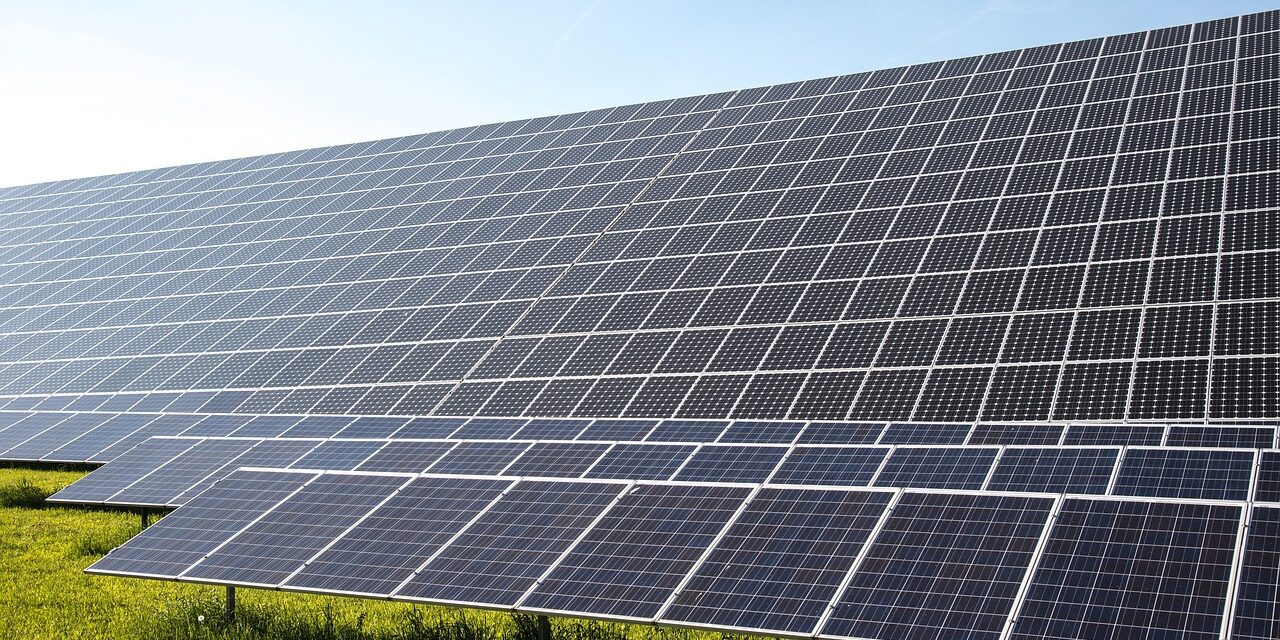 Gobierno autoriza construir dos parques solares a filial de Iberdrola