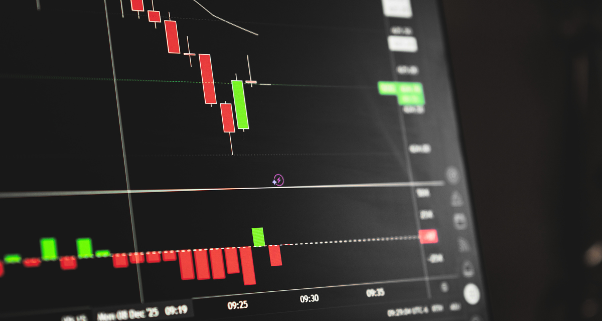 Mercados globales cierran jornada con presiones