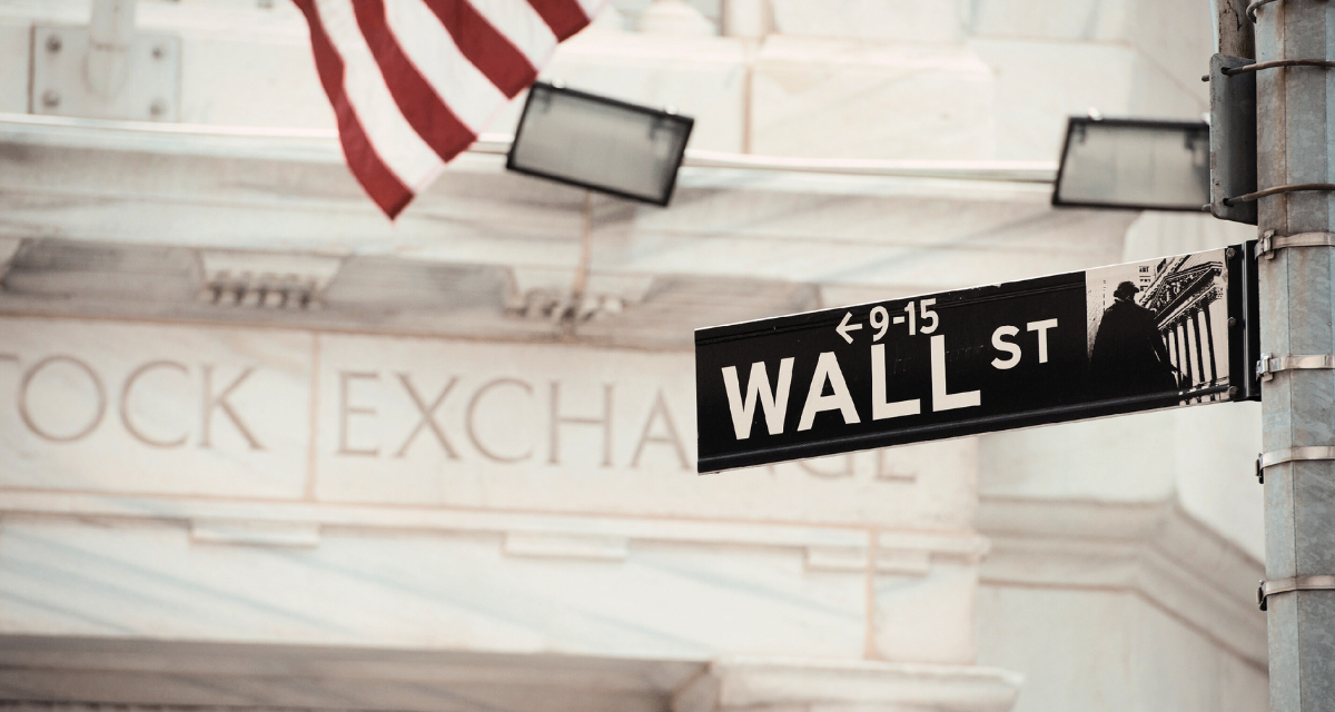 Wall Street lucha por evitar caídas