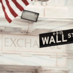 Wall Street lucha por evitar caídas