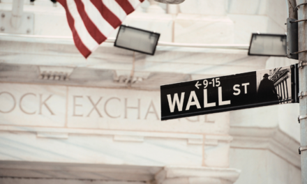 Wall Street lucha por evitar caídas