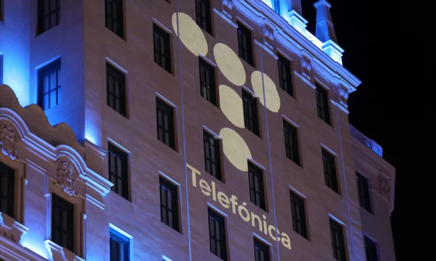 Telefónica sanea su balance y fortalece España y Brasil a pesar de las pérdidas en 2025