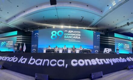 Banxico urge a la banca a masificar pagos digitales