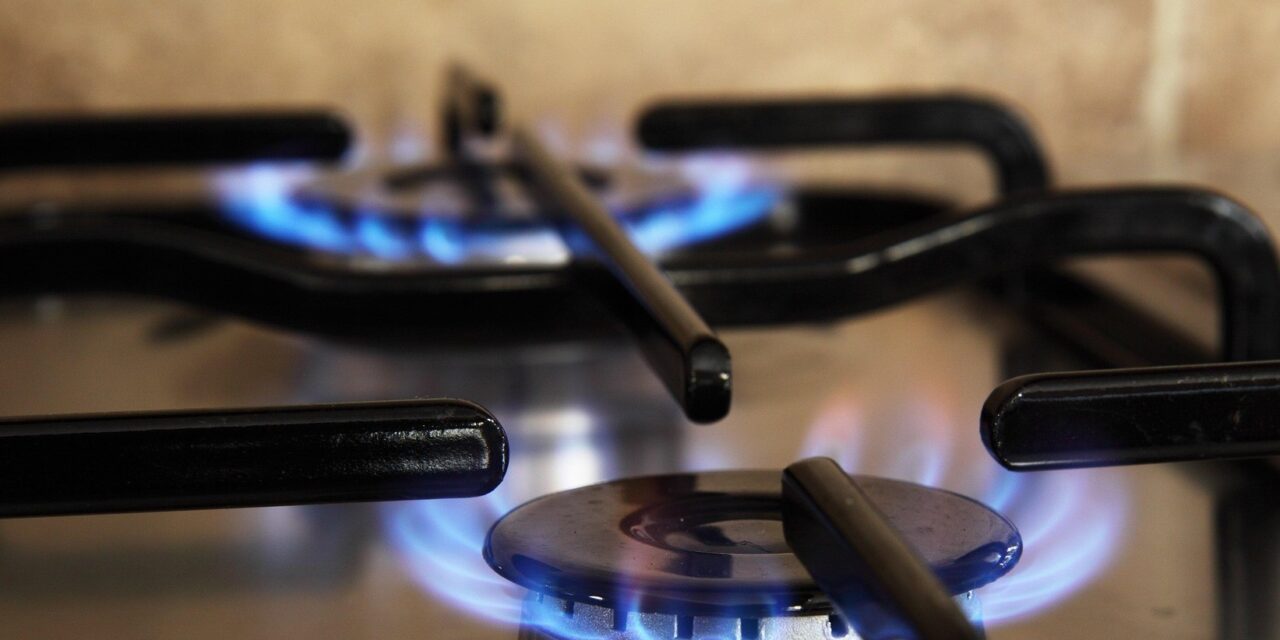 Guerra dispara precio del gas natural en Europa y Japón