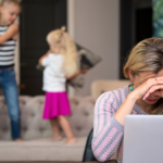 Más del 50% de las madres trabajadoras tiene limitaciones para la crianza
