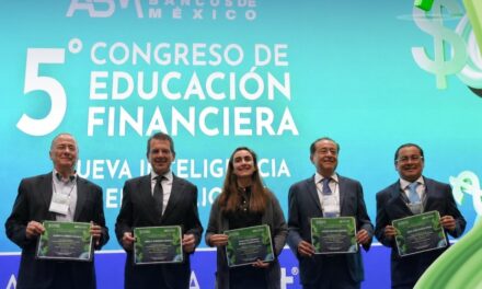 Digitalizar la economía, la puerta para la educación financiera