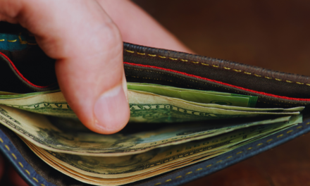 ¿Te llegaron dolaritos? Remesas caen 3.6% en agosto